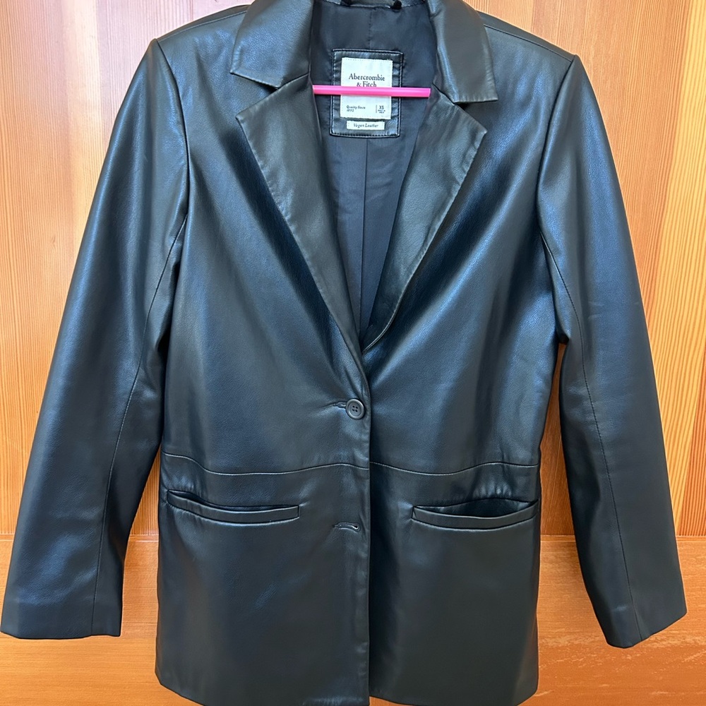 Abercrombie & Fitch Black Blazer